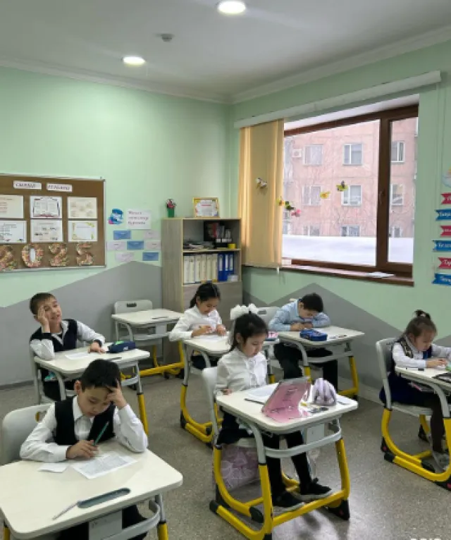 Azmar Premium Мектебі ​Частная начальная школа