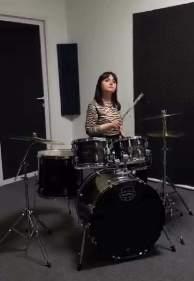 Больше чем школа барабанов и гитары