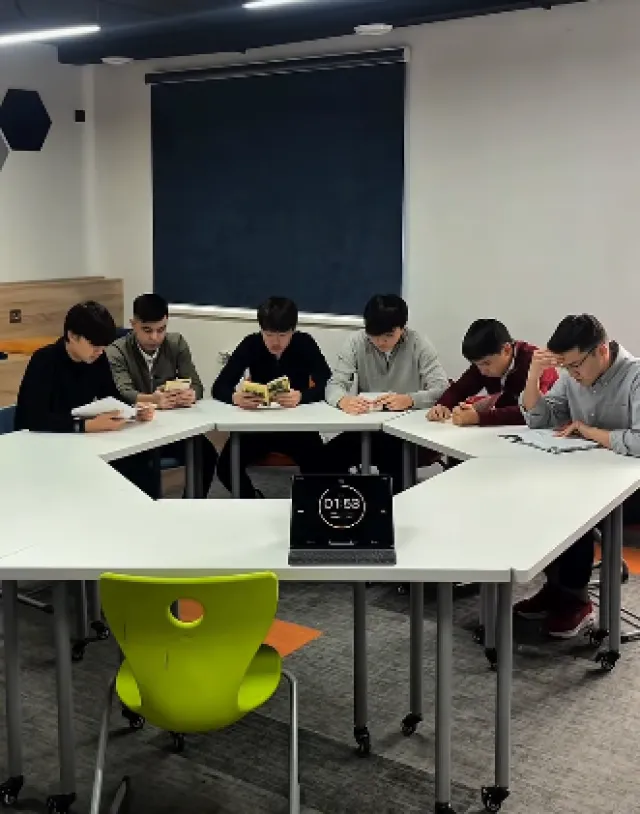 Dostyq High School Nursaya