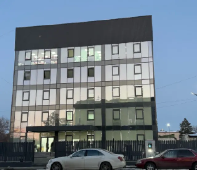 Innoverse High School фото